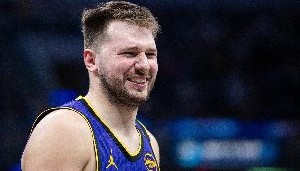 Skip：DFS和文森特各投进6个三分 这让7中1的东契奇压力小了些